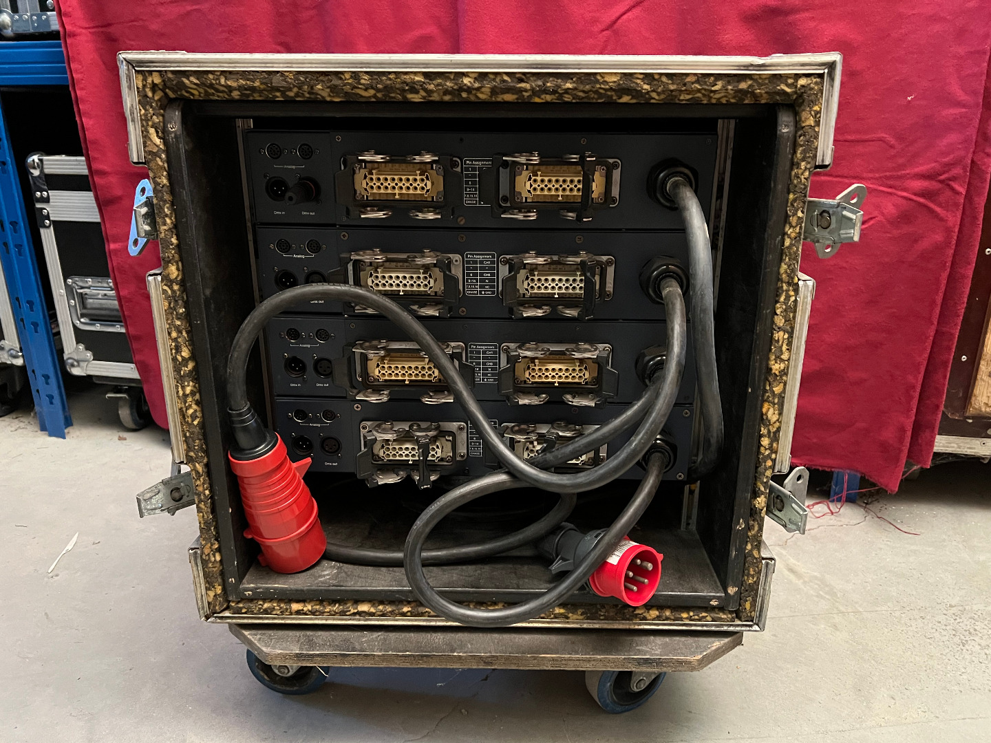 Showtec Dimmerrack 24x2,3KW Harting | 600,00 EUR - Gebrauchte ...